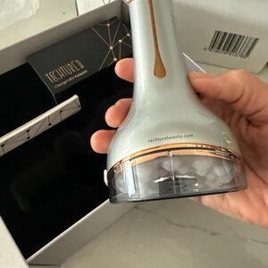 Techture Beauty SCULPTTECH EMS body sculpting pro